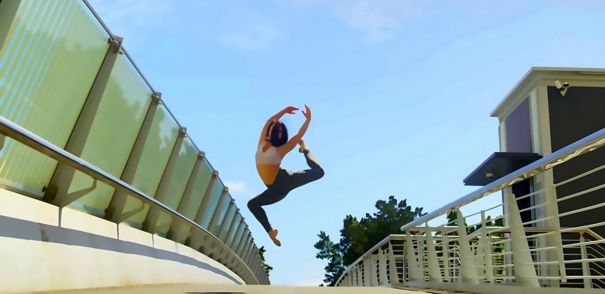 Група студентів під час інтерактивного онлайн-уроку джазу